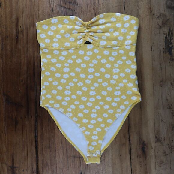 FOREVER 21 YELLOW FLORAL BANDEAU TOP STRAPLESS BODYSUIT SIZE MEDIUM - Picture 1 of 6